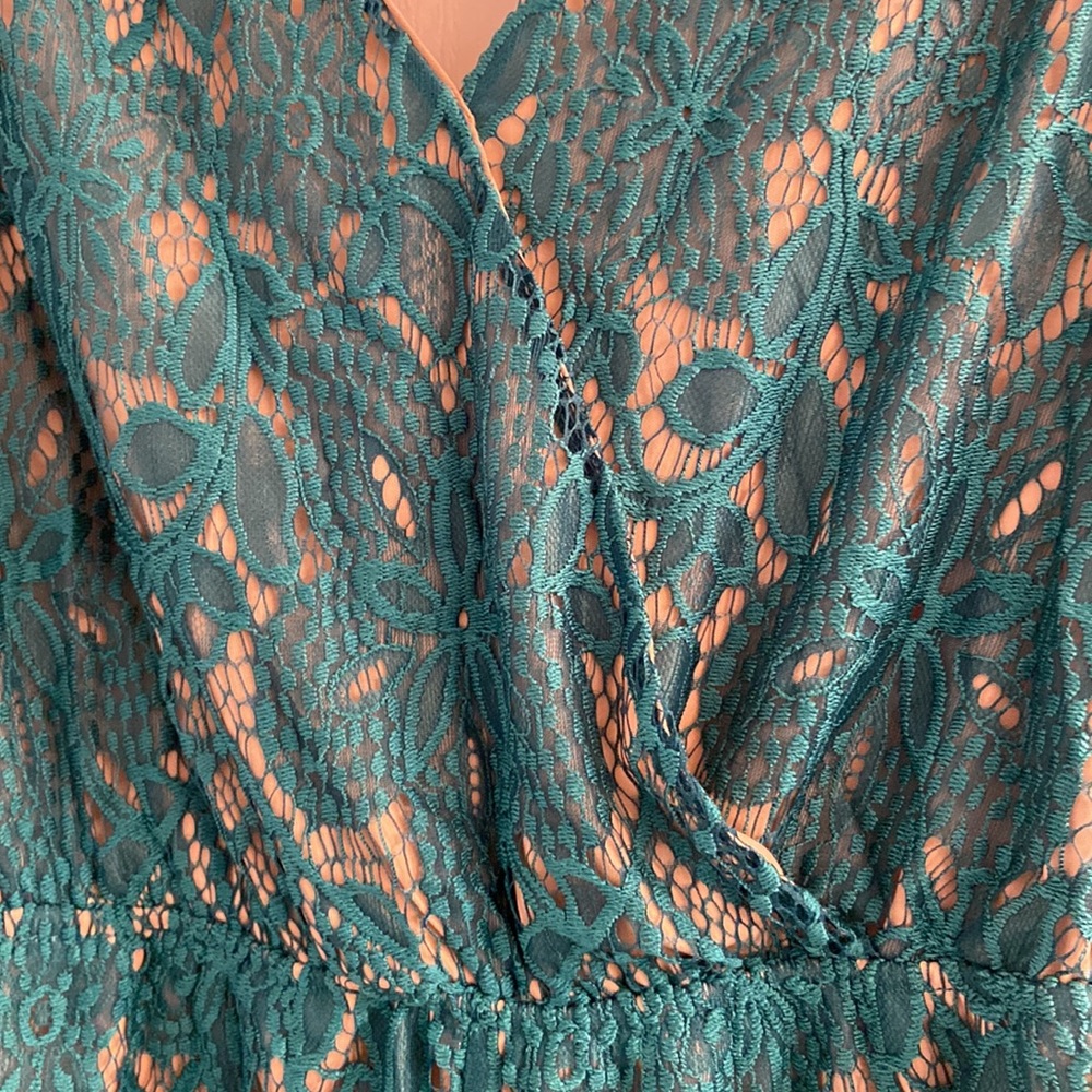 🎉Backless Romper🎉 - Picture 4 of 10